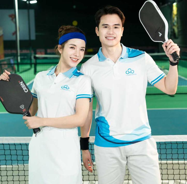Trang phục chơi pickleball cần có độ co giãn linh hoạt và thoáng mát 