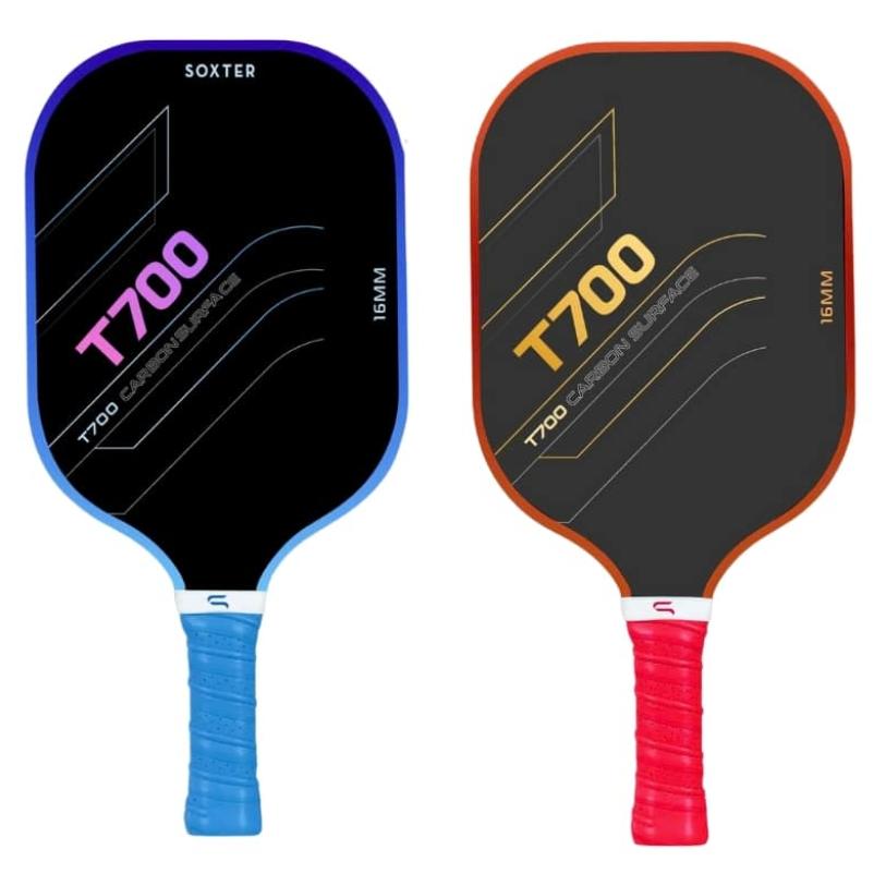 Vợt Soxter T700 thiết kế phẳng, mịn giúp tăng sự ổn định khi chạm bóng